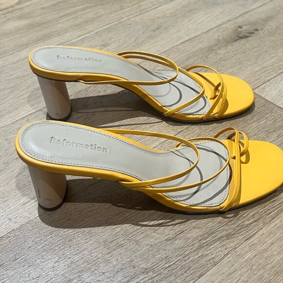 Reformation Rachel Sandal in Ochre (size 6) - Picture 7 of 8